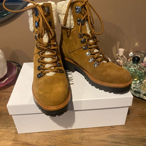 Marc Fisher size 6 boots - Picture 1 of 4